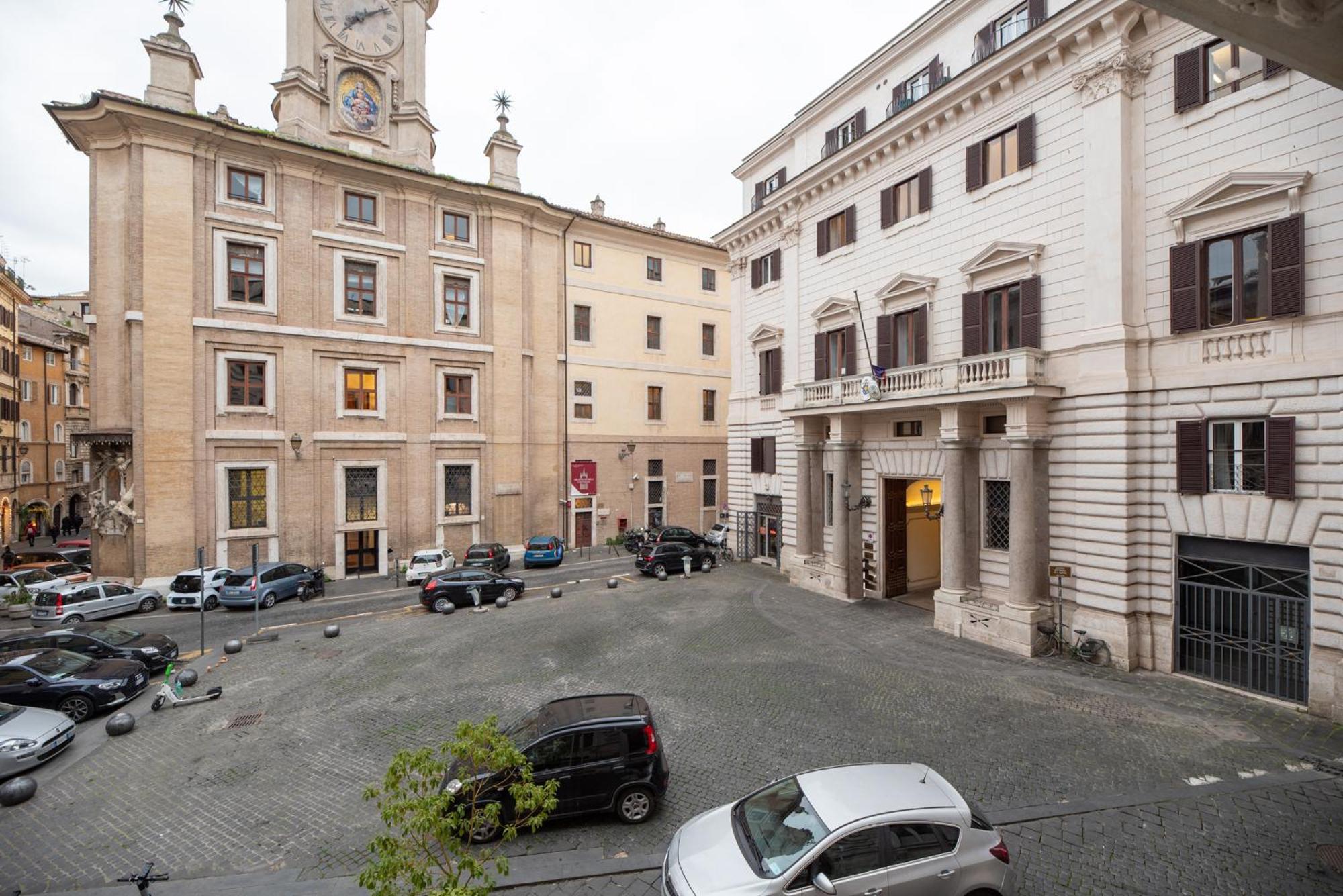 The Best In Rome Orologio Exterior photo