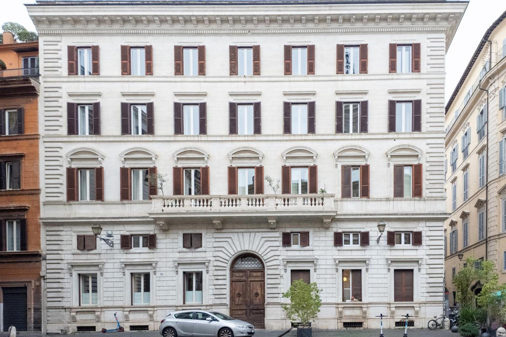The Best In Rome Orologio Exterior photo